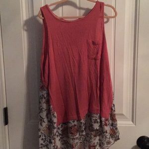 Flowy t-shirt with flowers medium